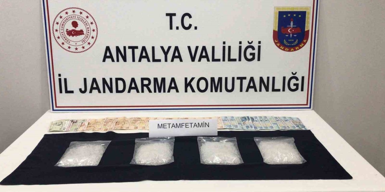 Antalya’da 1 Kilogram Metamfetamin Yakalandı: 2 Gözaltı