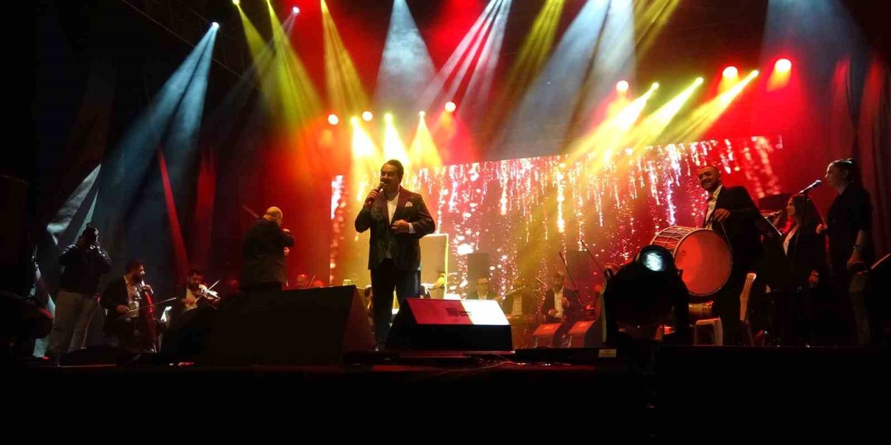 İbrahim Tatlıses 30 Yıl Aradan Sonra Mersin’de