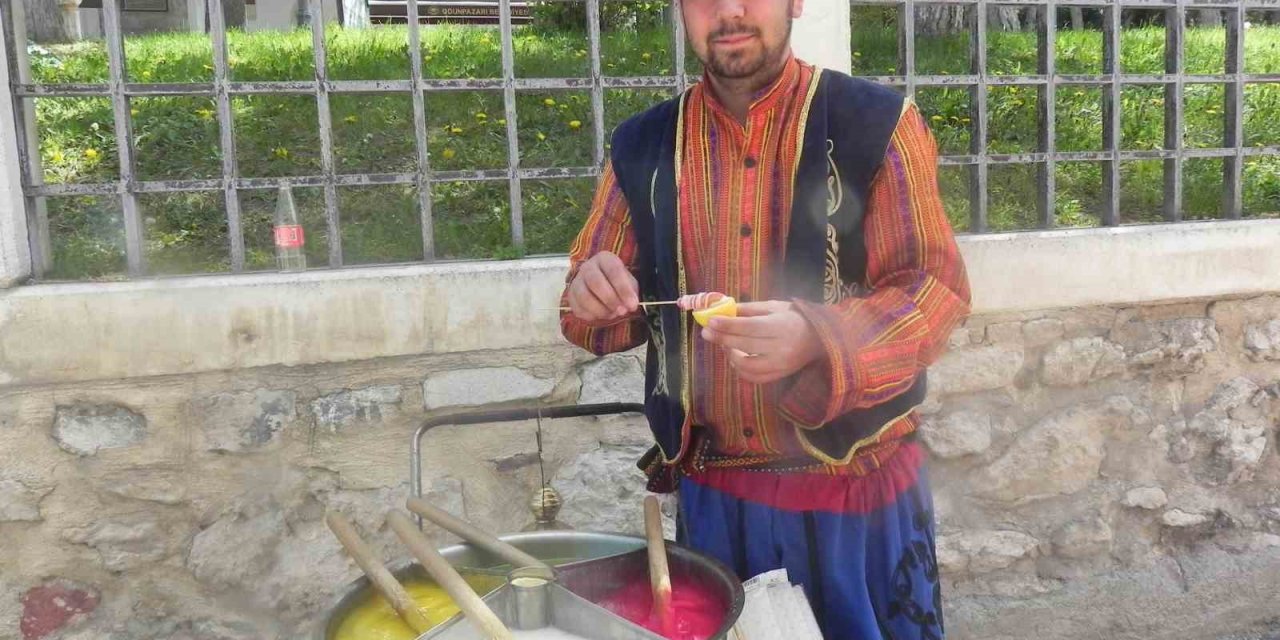 Macun Geleneğini Tarihi Sokaklarda Yaşatıyor