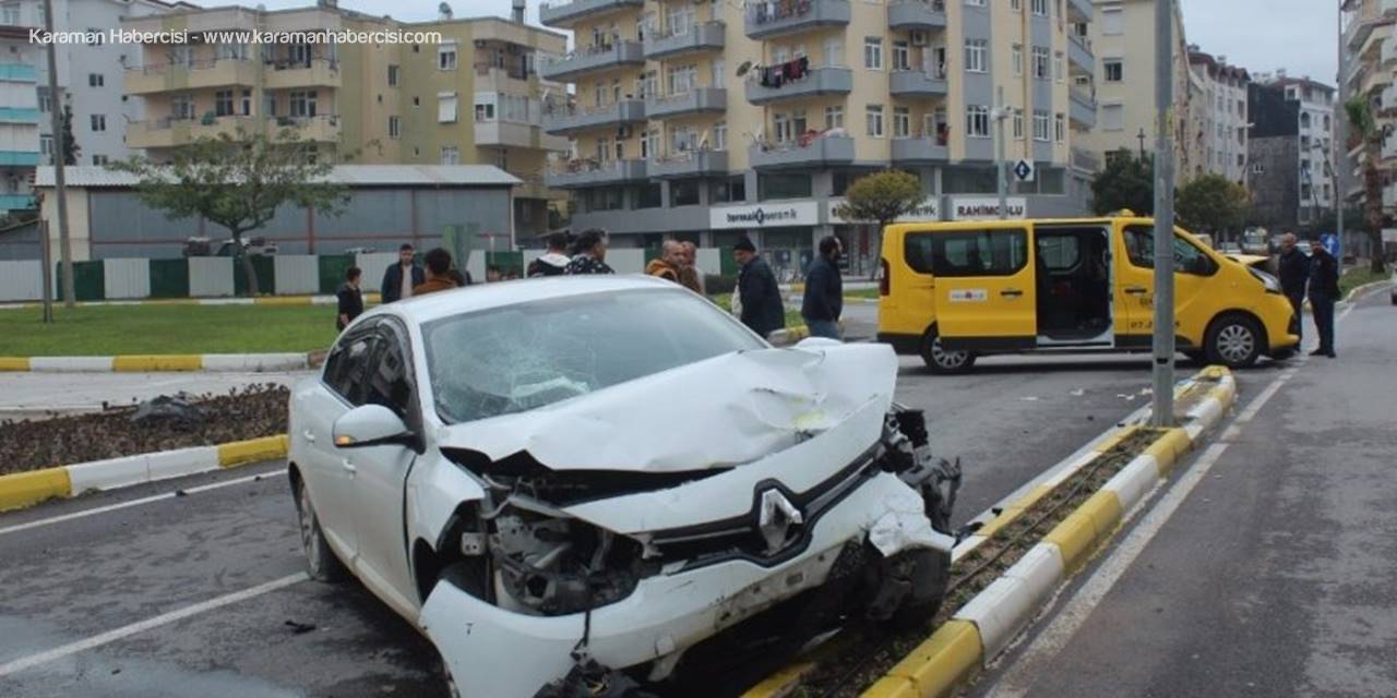 Antalya'da Zincirleme Trafik Kazası: 5 Yaralı