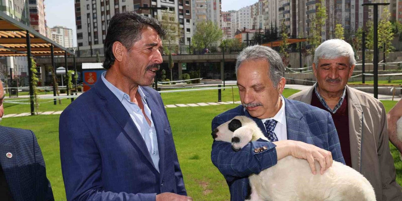 Başkan Yalçın’a ‘çiftçiler Günü’ Sürprizi