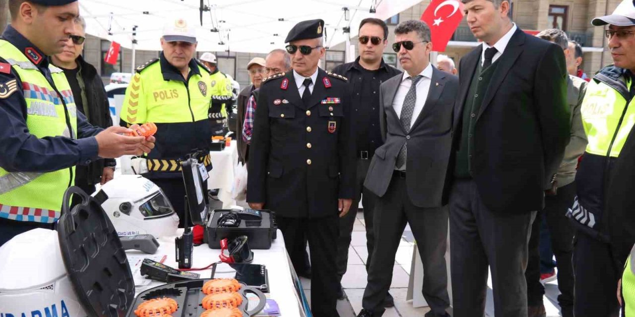 Trafik Haftası Çerçevesinde Stant Kuruldu