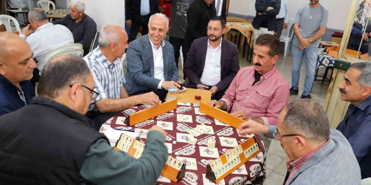 Gültak, Gençlerle Sohbet Etti, Esnafı Dinledi