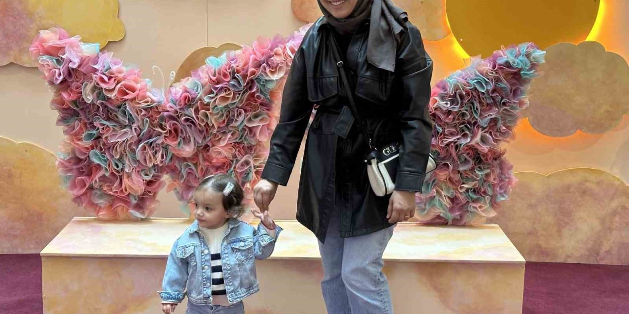 Anneler Günü’ne Özel ‘fotoğraf Köşesi’ İlgi Görüyor