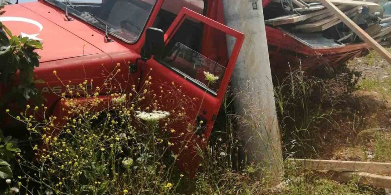 Kamyonet İle Otomobil Çarpıştı: 1 Yaralı