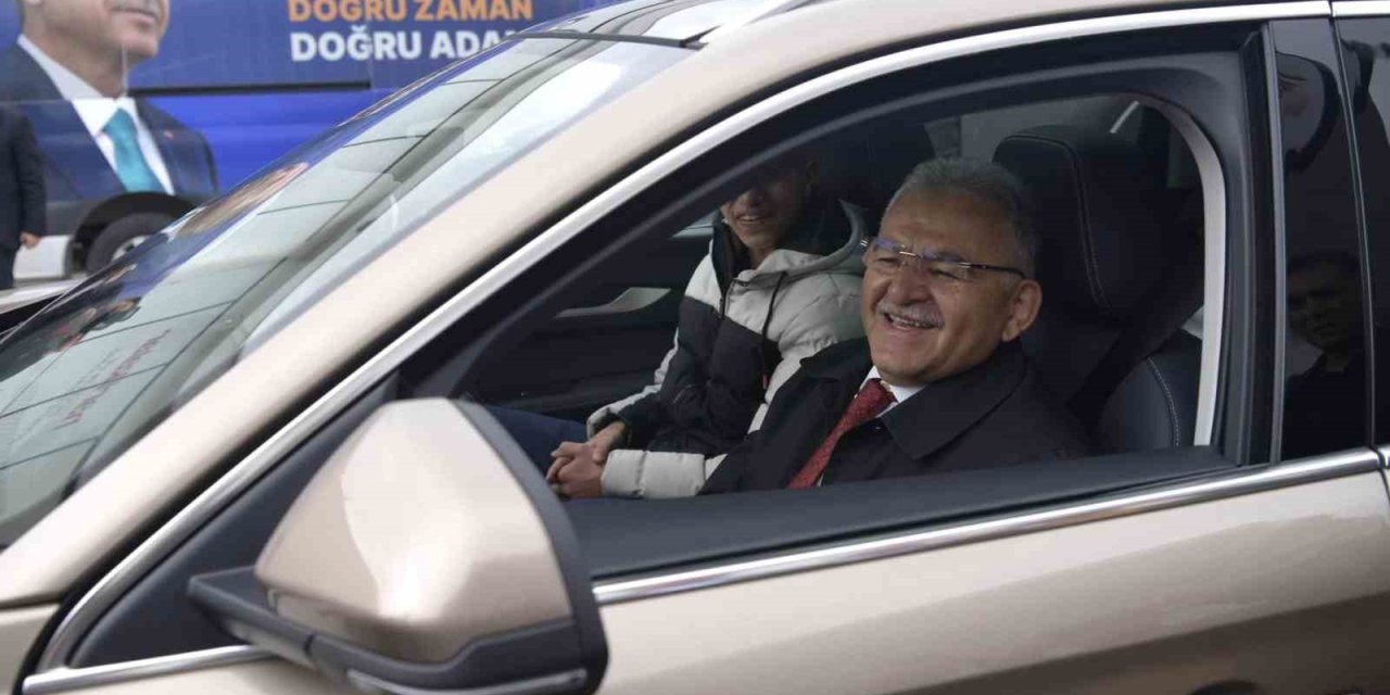 Büyükkılıç Togg’la Şehir Turu Attı