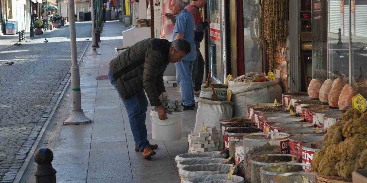 Seçim Günü Bazı Esnaf Dükkânını Açarken, Bazıları Da Açmamayı Tercih Etti