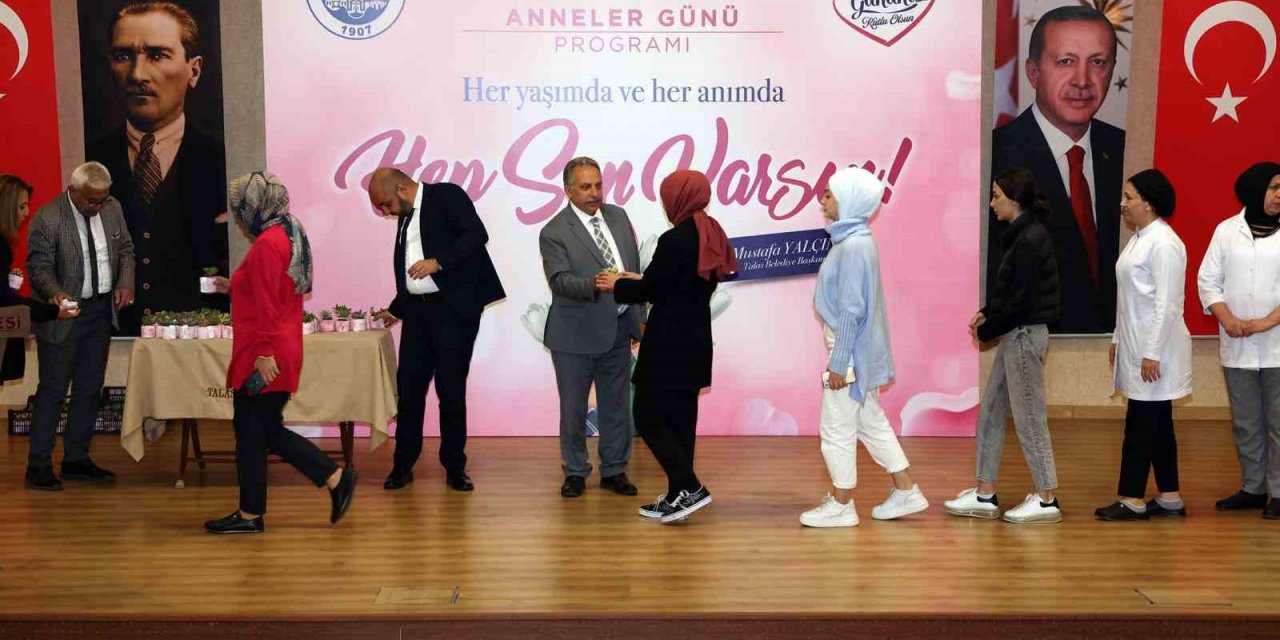 Başkan Yalçın’dan Kadın Personele ‘anneler Günü’ Hediyesi