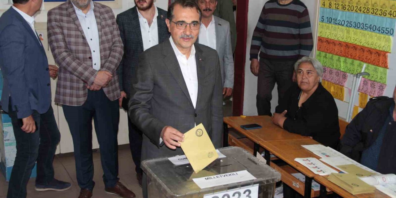 Bakan Dönmez’den Seçim Akşamı İle İlgili Elektrik Açıklaması