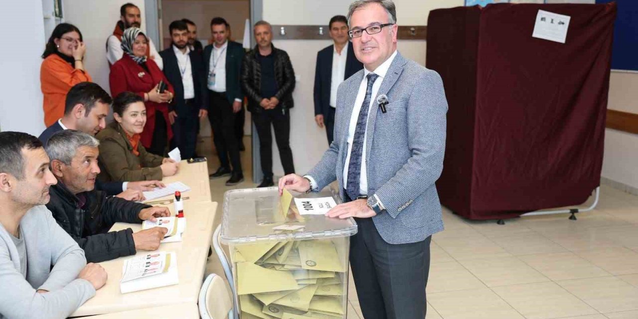 Başkan Özdoğan Ailesiyle Birlikte Oyunu Kullandı