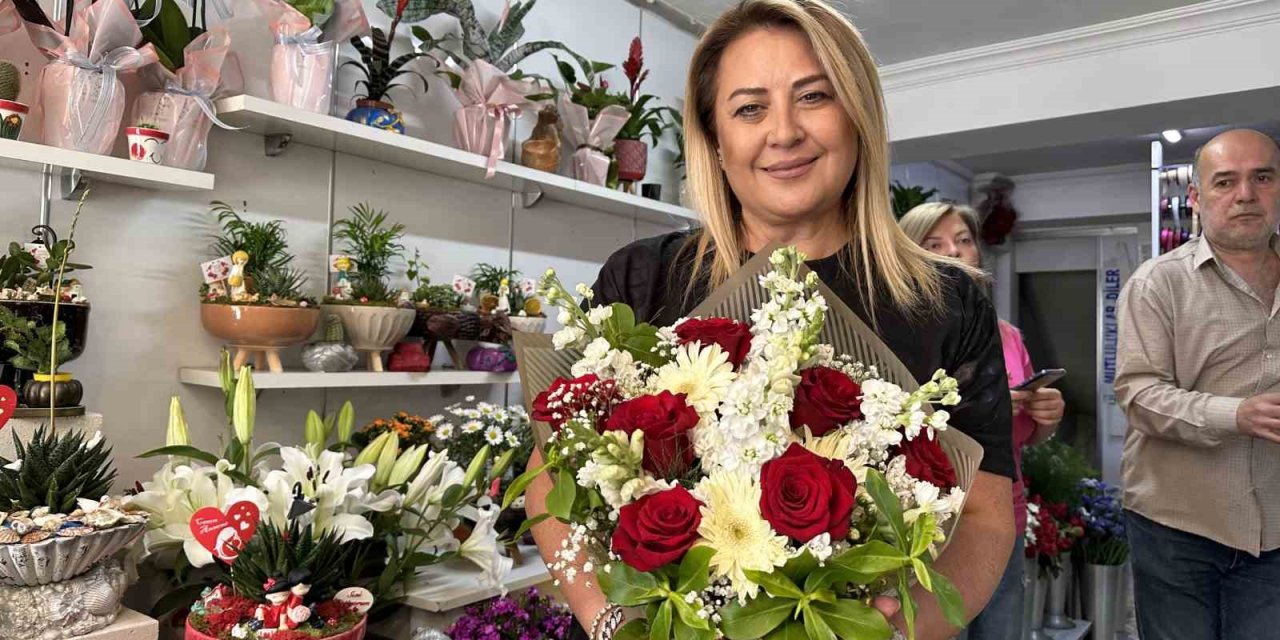 Eskişehirliler Oy Kullandıktan Sonra Çiçekçilerde Soluğu Aldı