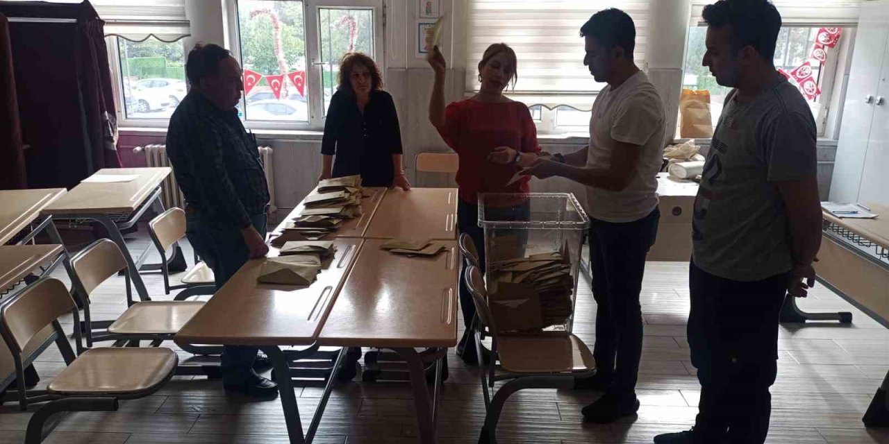 Kayseri’de Sandıklar Açıldı, Sayım Başladı