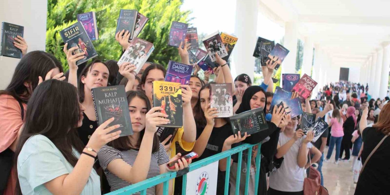 Kepez Kitap Fuarı Yoğun İlgi İle Sona Erdi