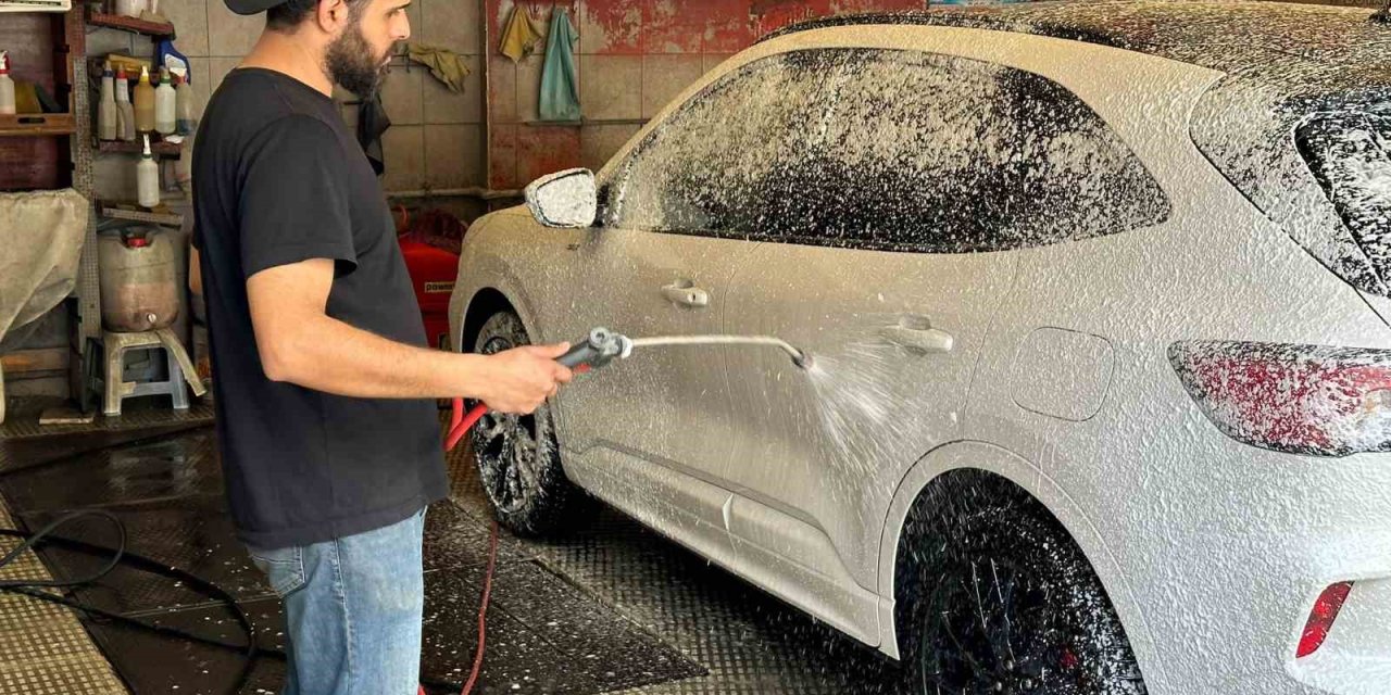 Sıcaklık Arttı Oto Yıkamacılarda İşler Açıldı