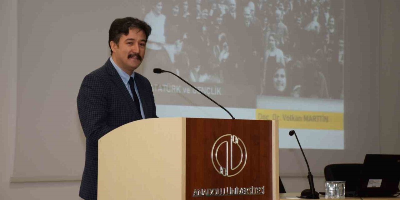 Eğitim Fakültesi’nden "atatürk Ve Gençlik" Konferansı