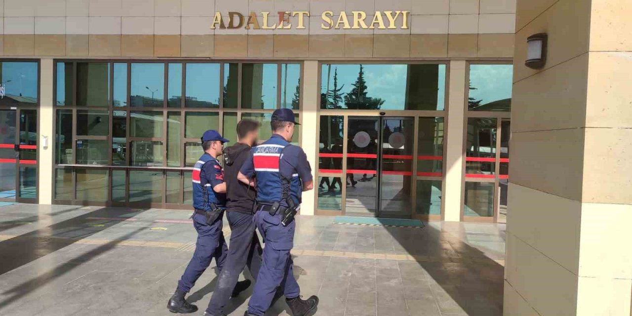 Kendini Kamu Görevlisi Gibi Tanıttı, Yaşlı Vatandaşların Kabusu Oldu