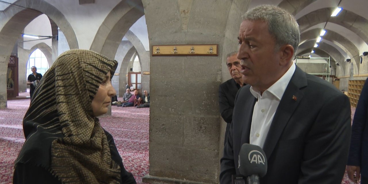 Malatyalı Depremzede Bakan Akar’dan “sosyal Medyadaki Söylemlere” Karşı Yardım İstedi