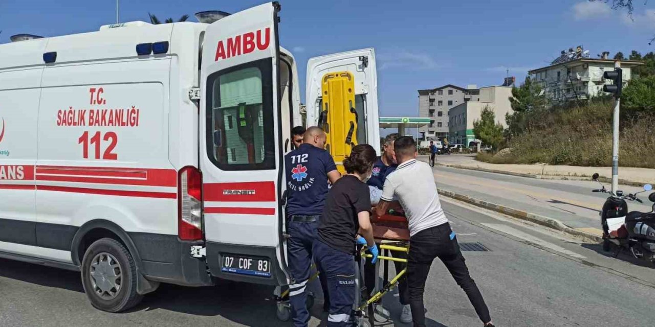 Motosiklet İle Otomobil Çarpıştı: 1 Yaralı