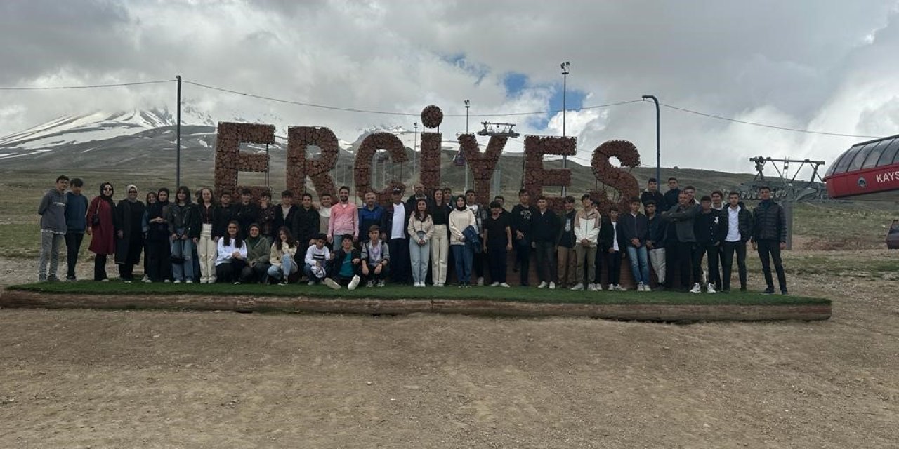 Depremzede Öğrenciler Erciyes’te Piknik Etkinliğinde Buluştu