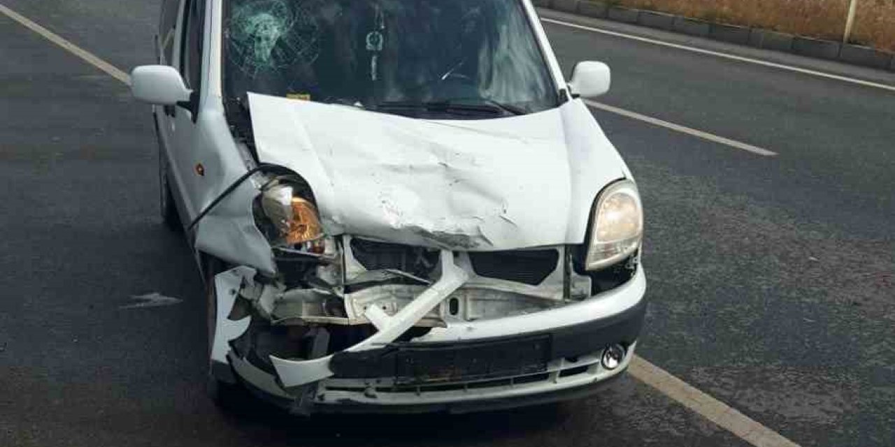 İki Otomobil Çarpıştı:1 Yaralı