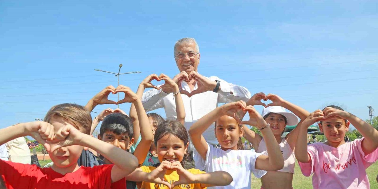 Mezitli’de Uçurtma Şenliği Gerçekleştirildi