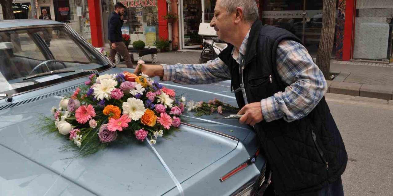 Klasik Araçlar Da Düğünlere Gelin Gibi Süsleniyor