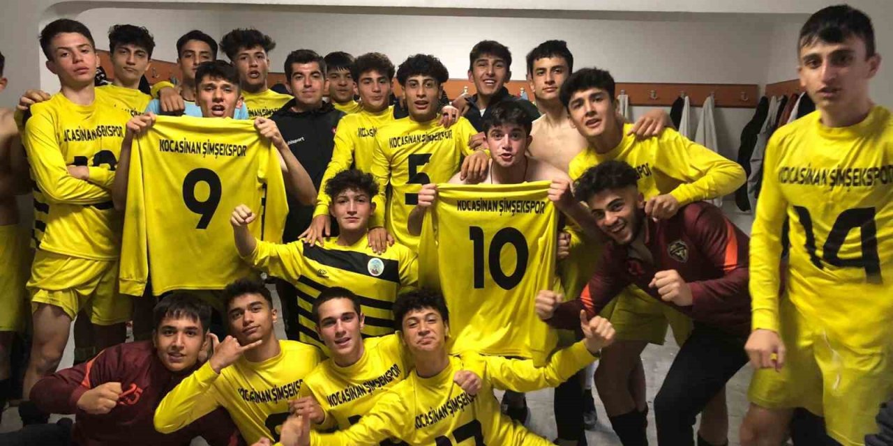 U-17 Şampiyonu Kocasinan Şimşekspor