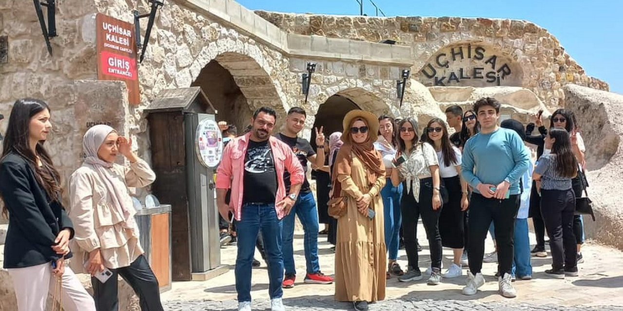 Akdenizli Gençler Kapadokya’yı Gezdi