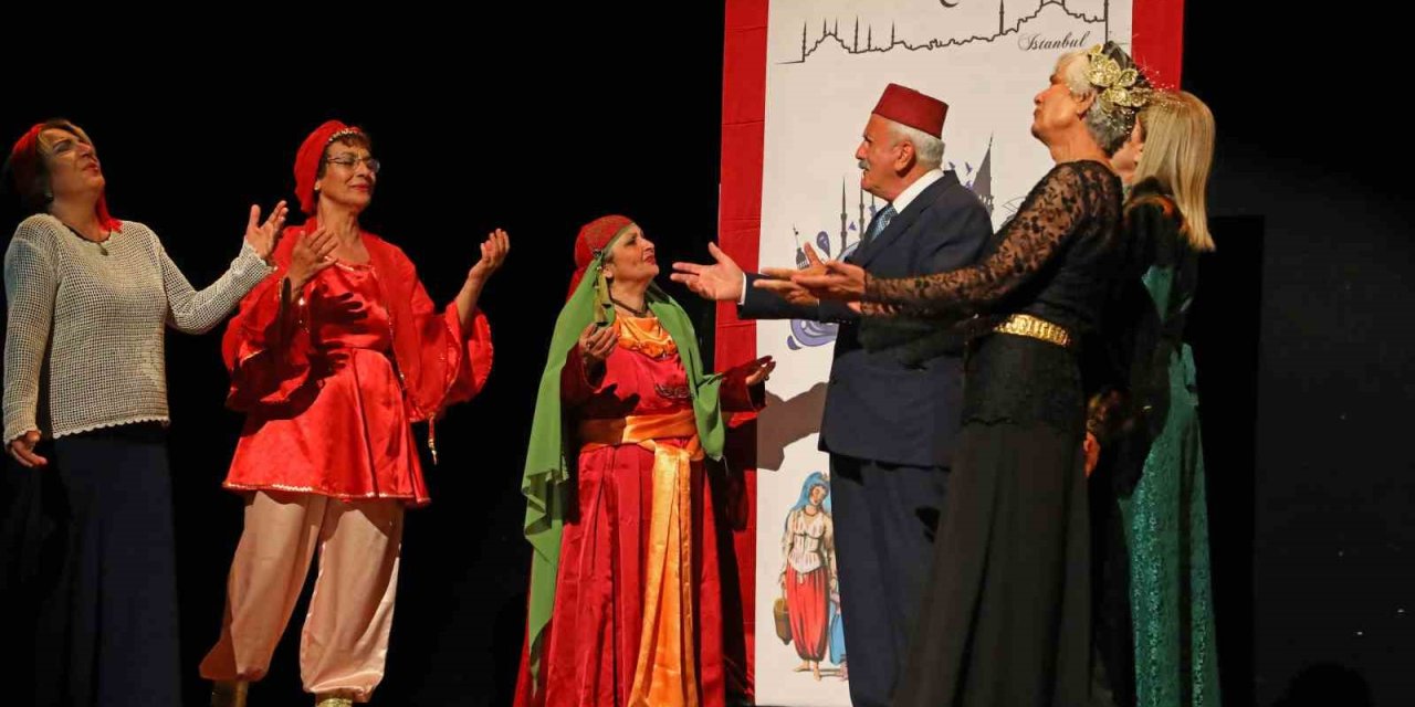 Aktif Yaşlılardan Müzikal Komedi