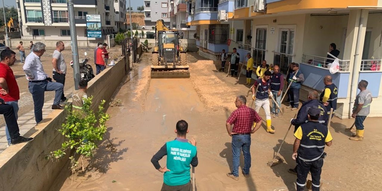 Tarsus’ta Yağış Tahribata Yol Açtı
