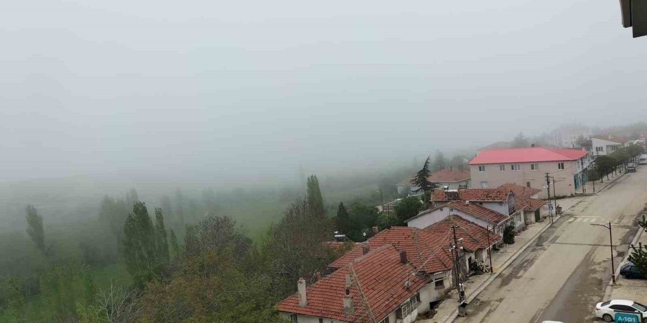 Mihalıççık’ın Yüksek Kesimlerini Sis Kapladı