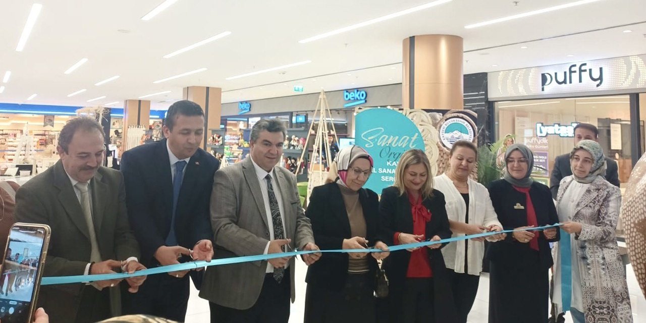 Kaymek “sanat Örgüsü El Sanatları" Sergisi Açıldı