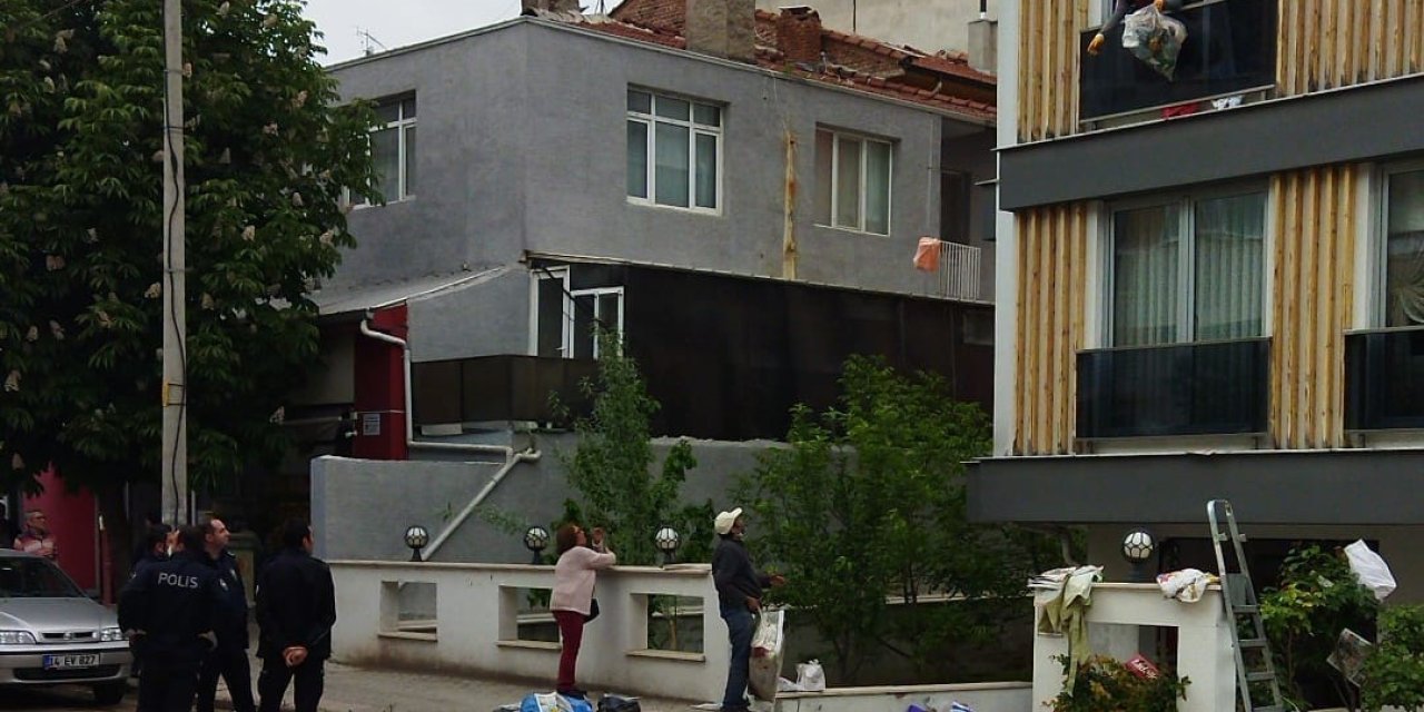 5 Milyon Liralık Evden 50 Ton Çöp Çıktı