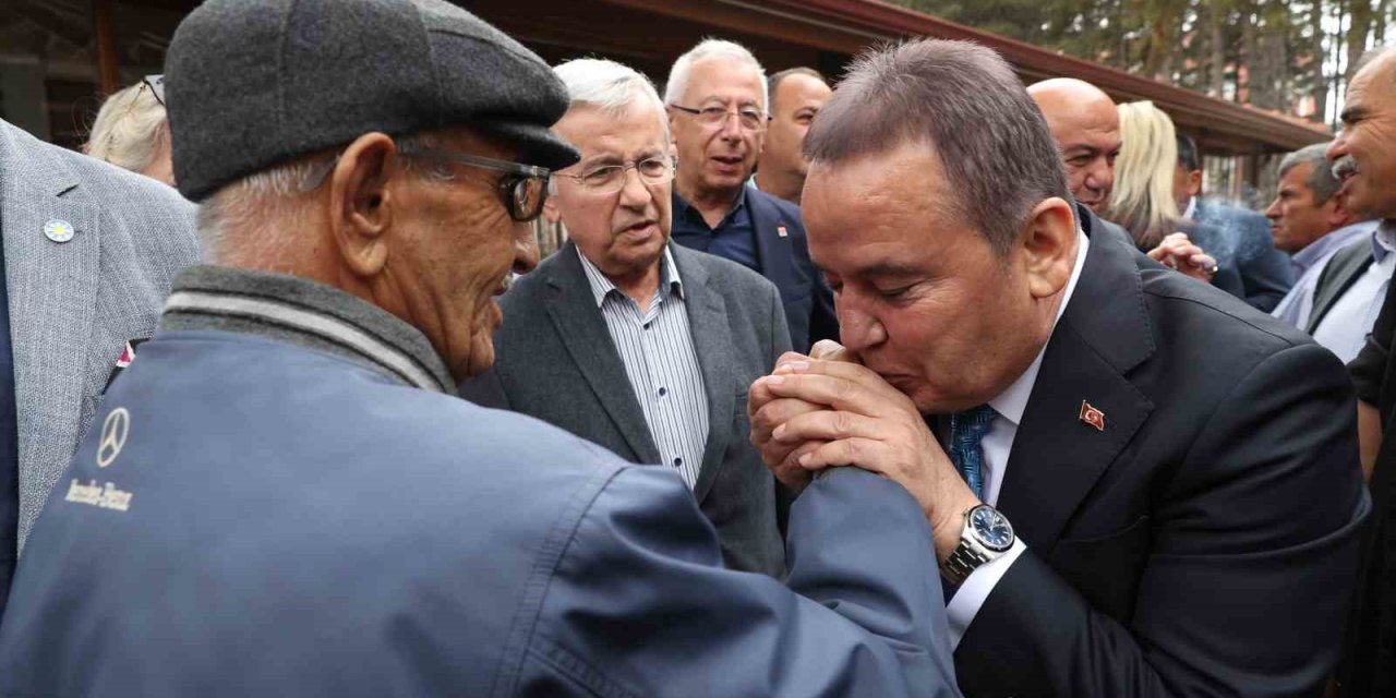 Başkan Böcek Elmalı Ve Kaş’ta Vatandaşların Sorunlarını Dinledi