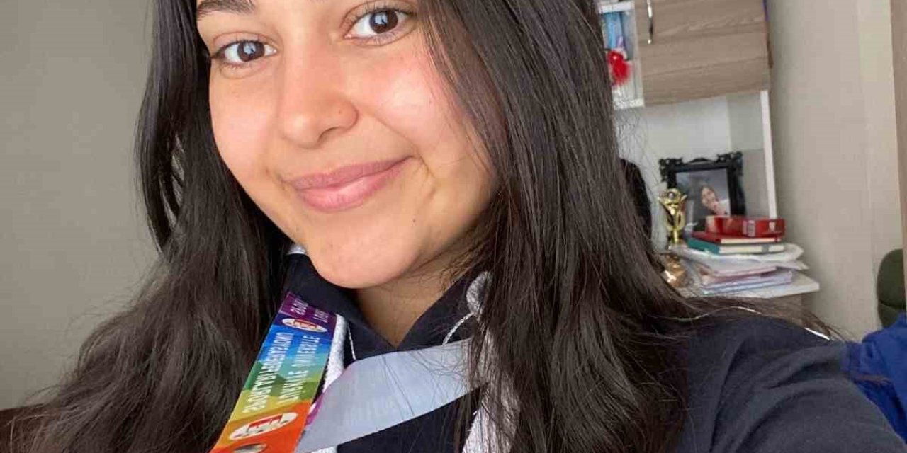 Betül Nur Kahraman, Türkiye İkincisi Oldu