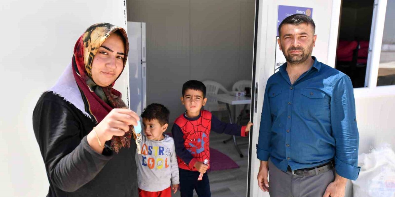 Mersin Büyükşehir’in Adıyaman’da İnşa Ettiği Konteyner Kent İlk Misafirlerini Ağırladı