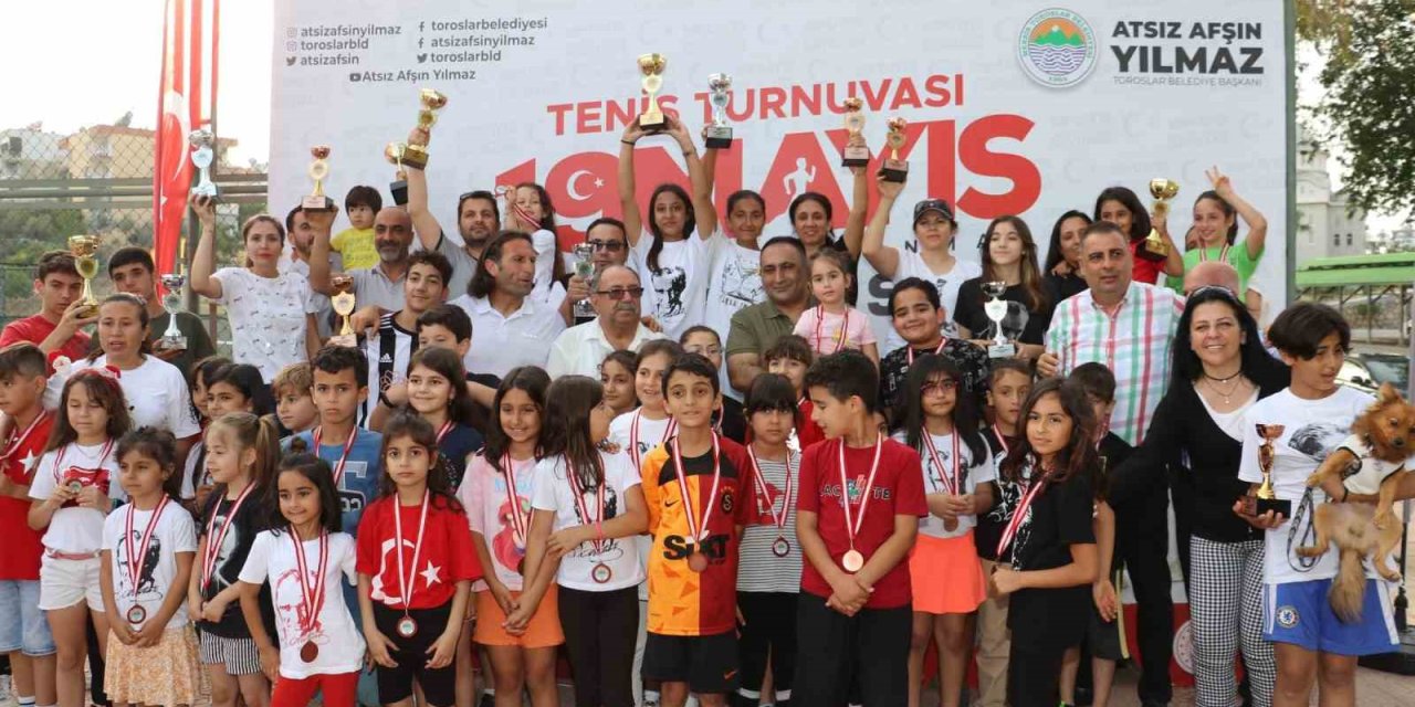 Toroslar Belediyesinin Tenis Turnuvasında Ödüller Sahiplerini Buldu