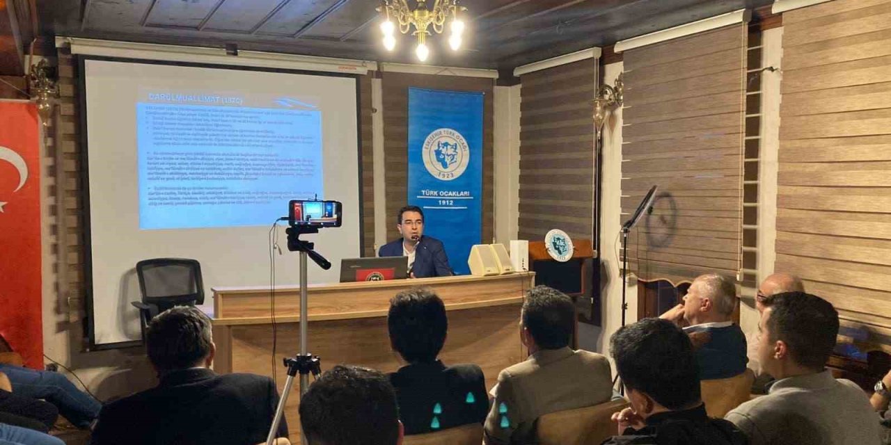 "geçmişten Günümüze Türk Eğitim Sisteminde Öğretmenlik"