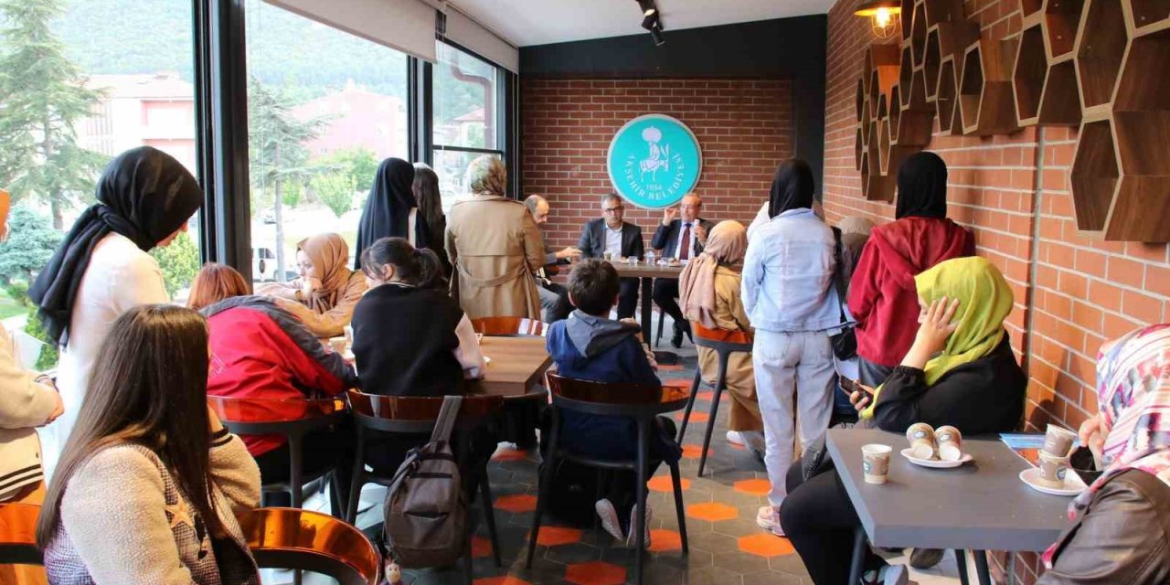 Prof. Dr. İbrahim Kavaz Akşehirli Gençlerle Buluştu