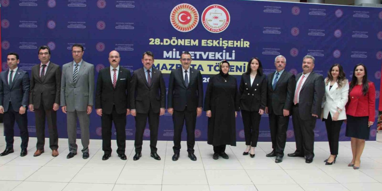 Ak Parti Eskişehir Milletvekilleri Mazbatalarını Aldı