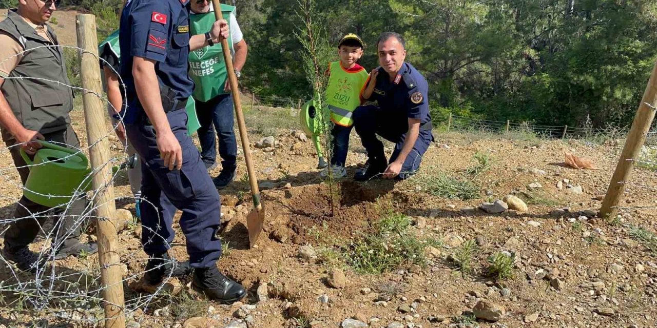 Antalya’da “izmarit Değil Tohum At” Sloganıyla Tohum, Fide Ve Fidan Dikimi Gerçekleştirildi