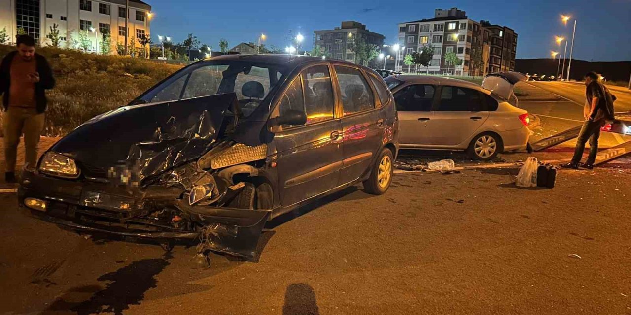 Kayseri’de İki Otomobil Çarpıştı: 7 Yaralı
