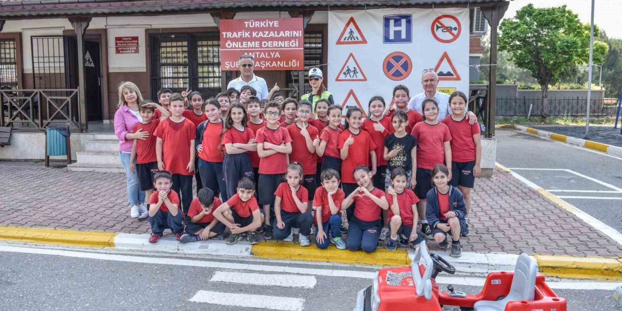 Kepez’den Geleceğin Sürücü Adaylarına Trafik Eğitimi