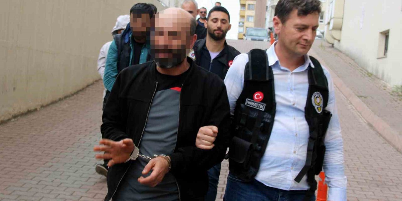 Uyuşturucu Satıcılarına Darbe: 6 Gözaltı