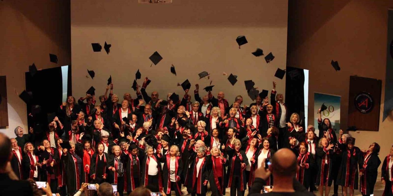 Tazelenme Üniversitesi’nden 82 Öğrenci Mezun Oldu