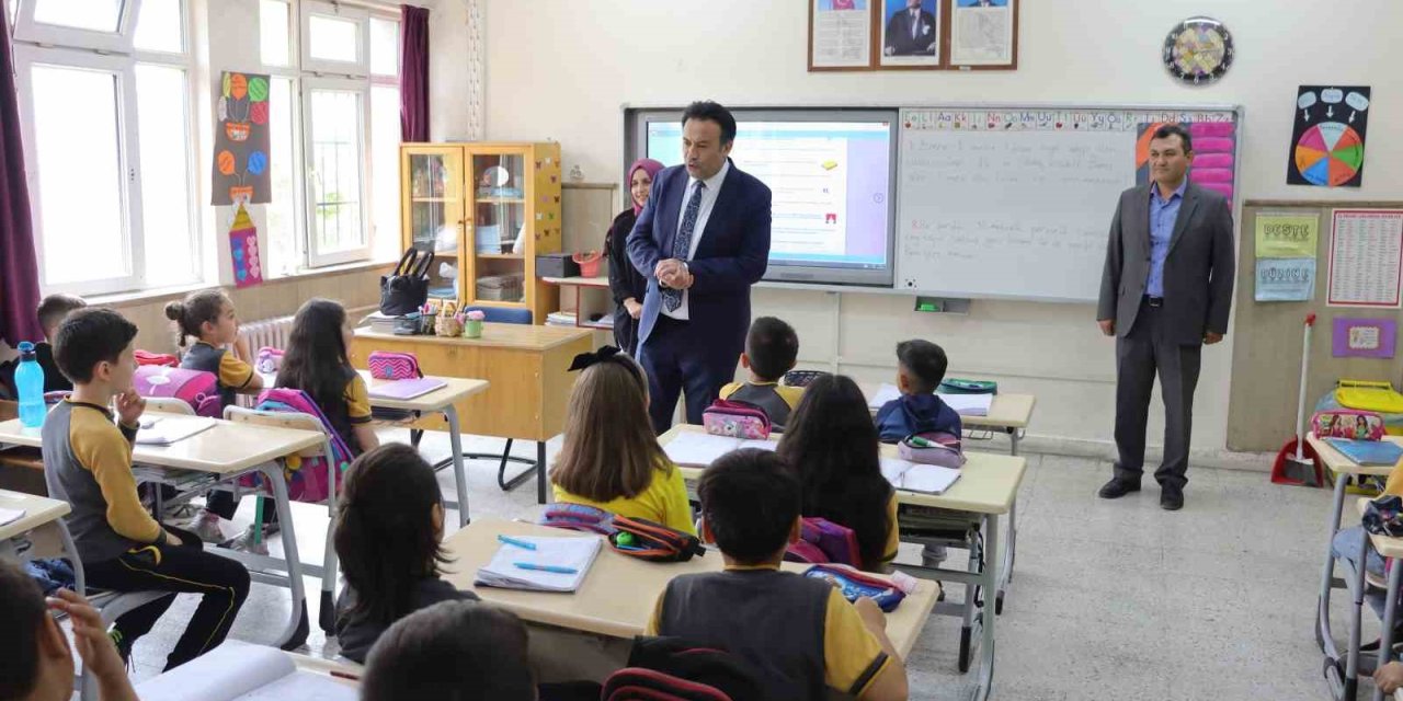 İl Milli Eğitim Müdürü Verdiği Sözü Tuttu, Öğrenciler Unutulmaz Bir Gün Yaşadı