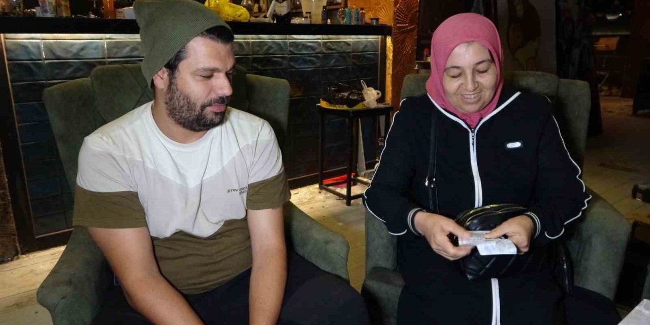 Bulduğu 640 Bin Tl’lik Çeki Sahibine Ulaştırmak İçin Dedektif Gibi İz Sürdü, "insanlık Ölmemiş" Dedirtti