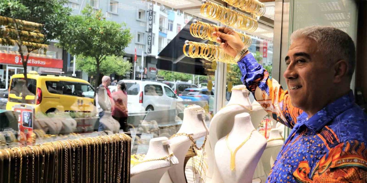 40 Yıl Önce Köydeki Markette Kurduğu Hayalini Şehirde Gerçekleştirmenin Gururunu Taşıyor