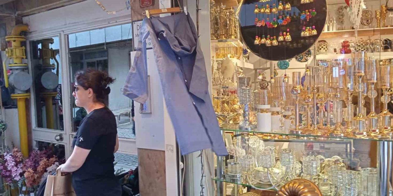 Vatandaşların Pratik ‘yağmurluk’ Çözümü