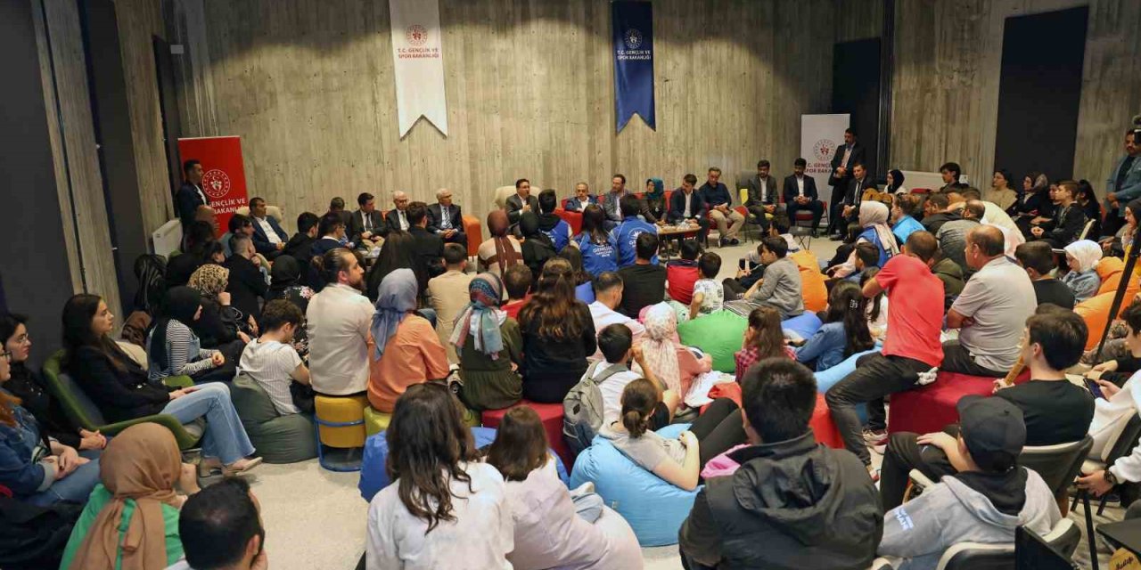 Talas’ta Gençliğin Buluşma Noktası ’genç Ofis’